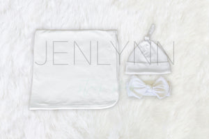 Jersey Blanket, Knotted Hat and Bow Set Mockup PSD #5