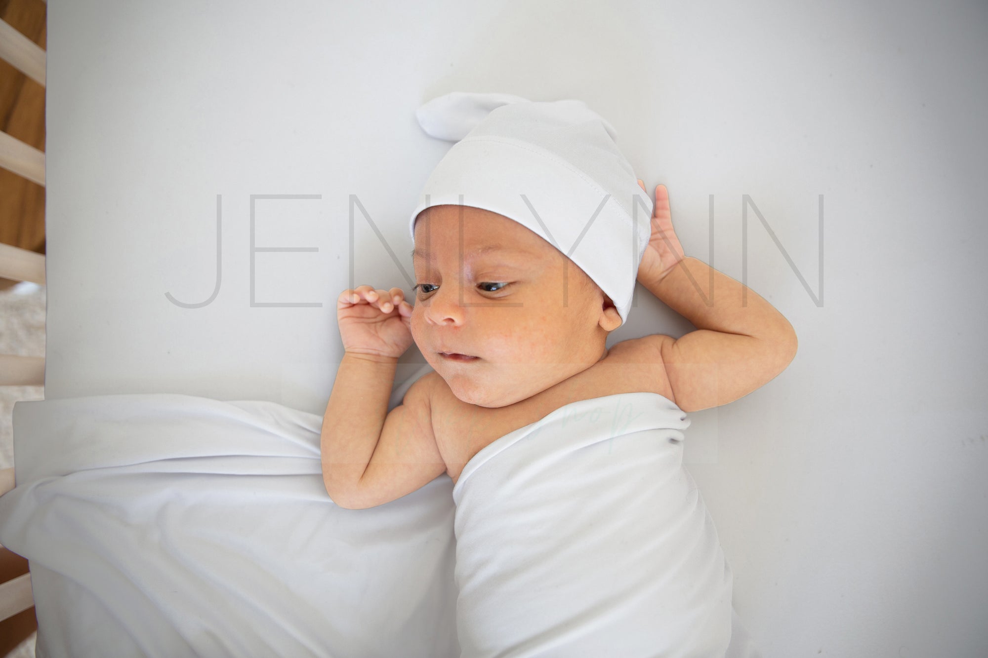 Stretch Jersey Blanket, knotted hat and crib sheet Mockup #BL08 PSD