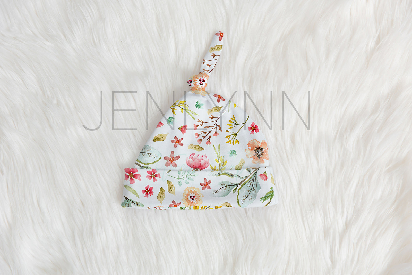 Knotted Beanie Mockup PSD #16