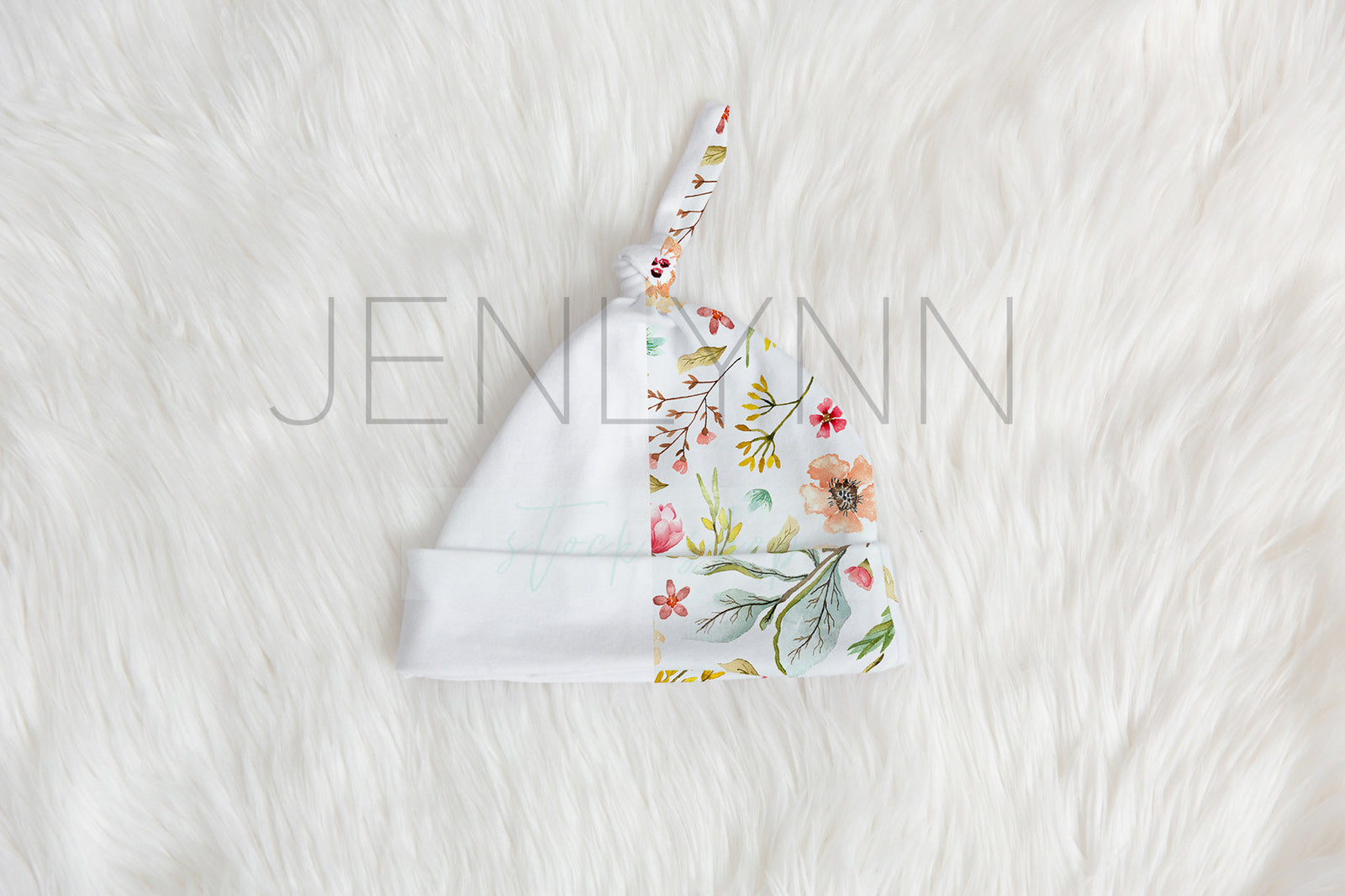 Knotted Beanie Mockup PSD #16