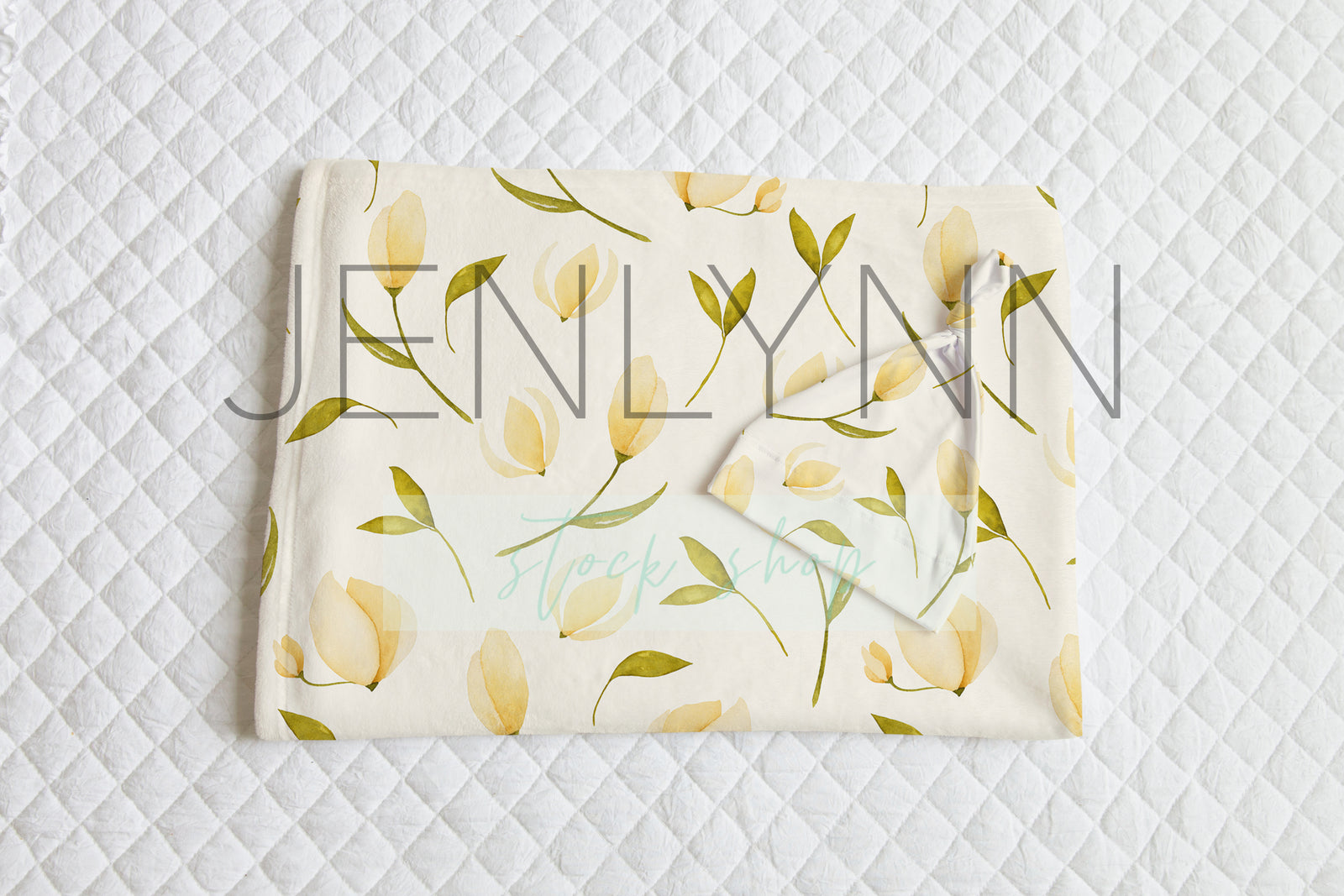 Baby Blanket and knotted hat set mockup #2 PSD