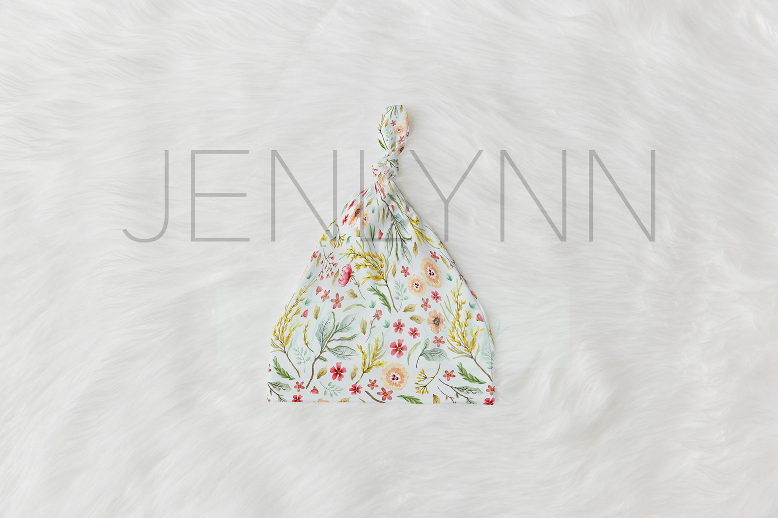 Knotted Beanie Mockup PSD #11