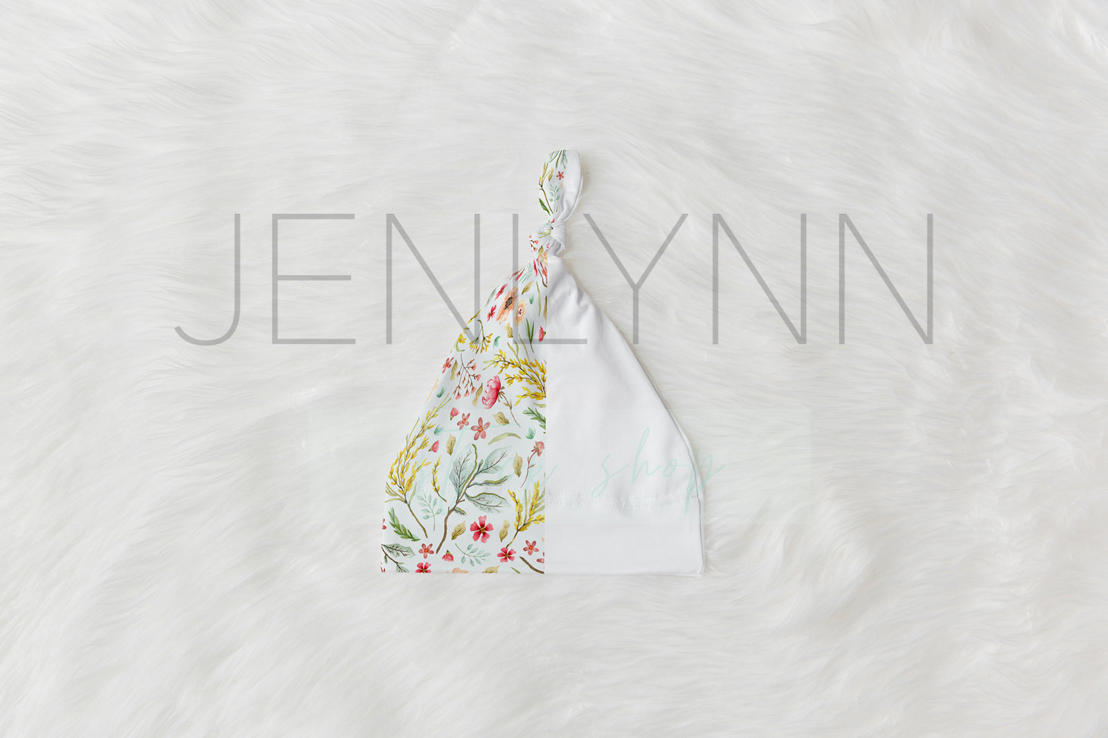 Knotted Beanie Mockup PSD #11