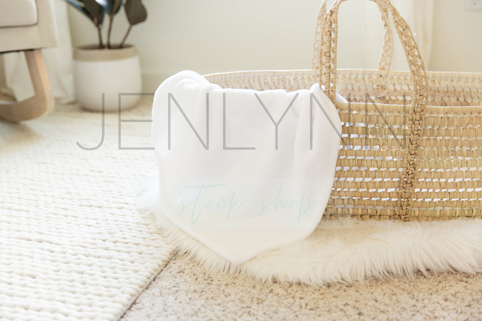 Minky Blanket in Moses Basket #NN38