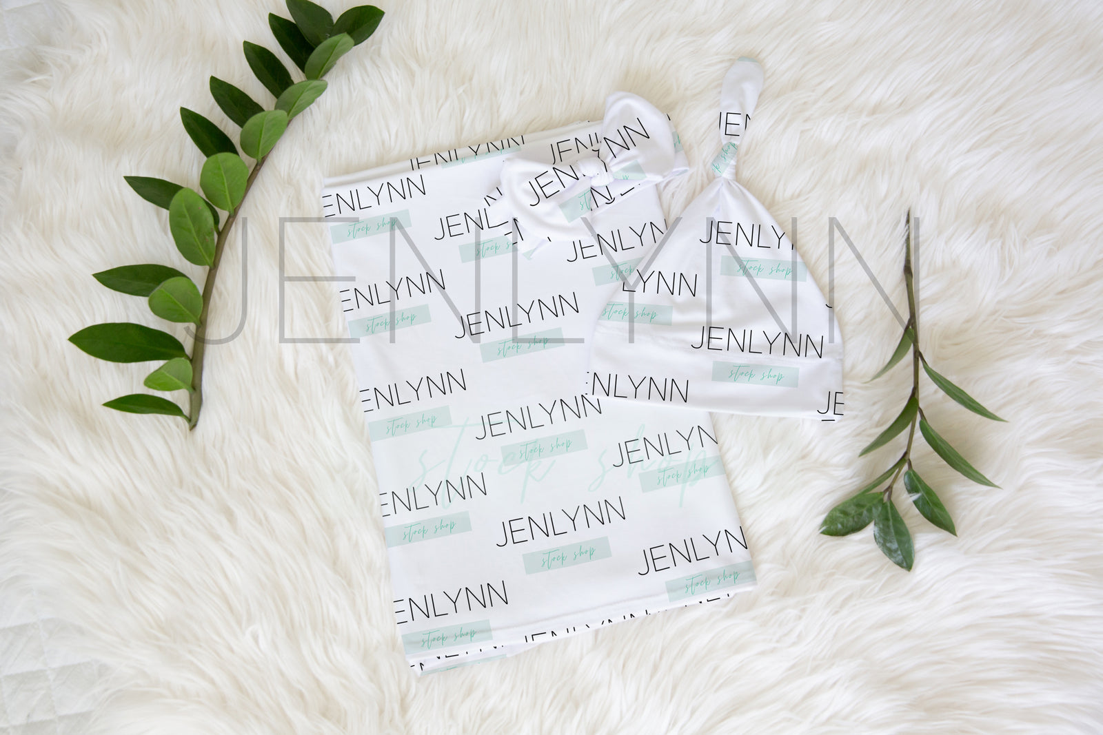 Jersey Baby Blanket, Knotted Hat and Knotted Bow Set Mockup PSD #2